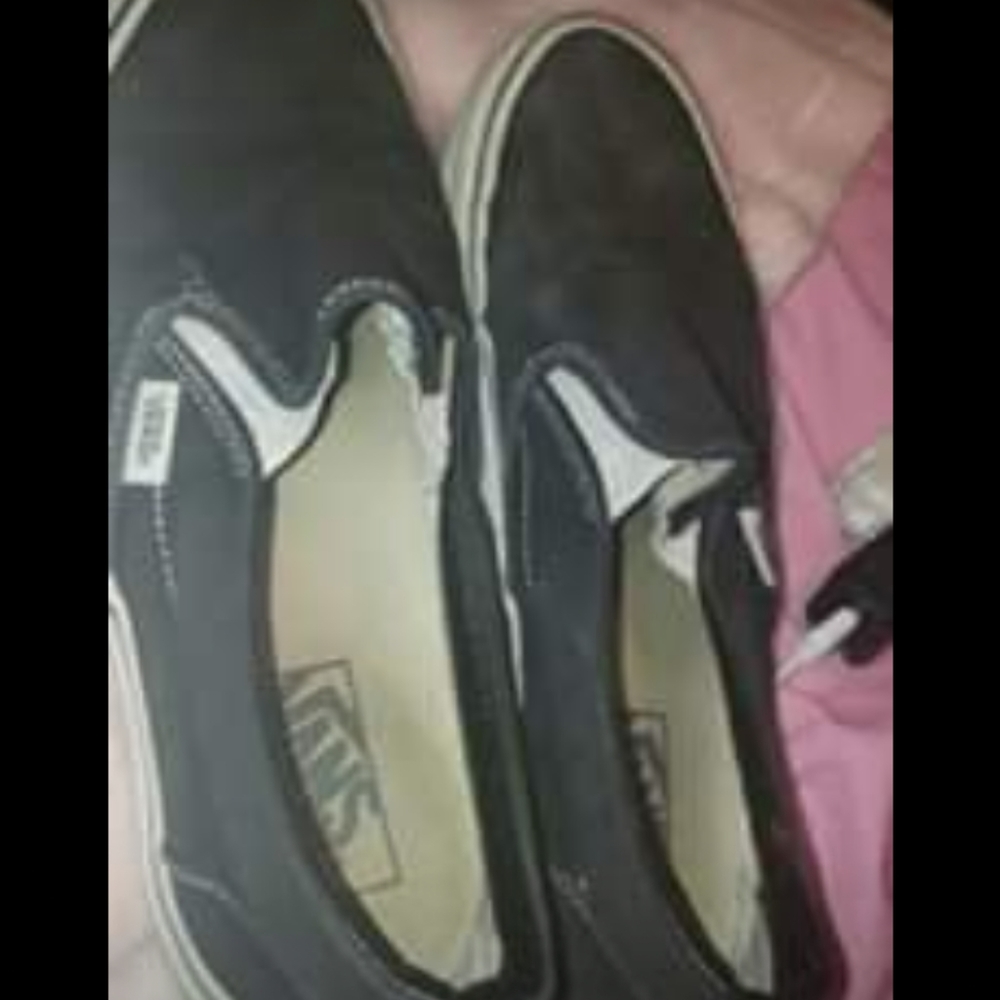 Vans - Picture 2 of 2